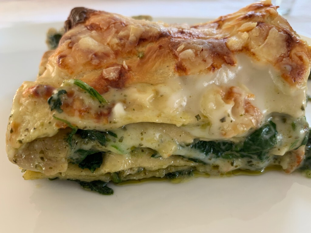 vega lasagne met romige pestosaus foto